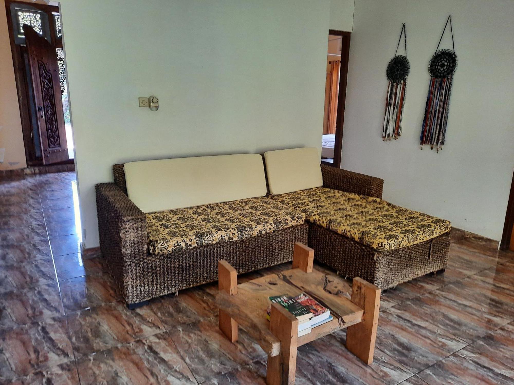 Kirana Homestay Amed  Exterior photo